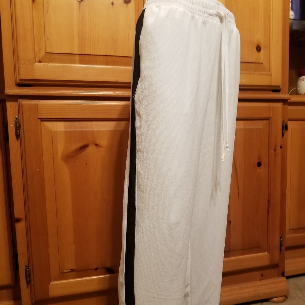 Hype Flowing Summer Weight Pants, NWT
